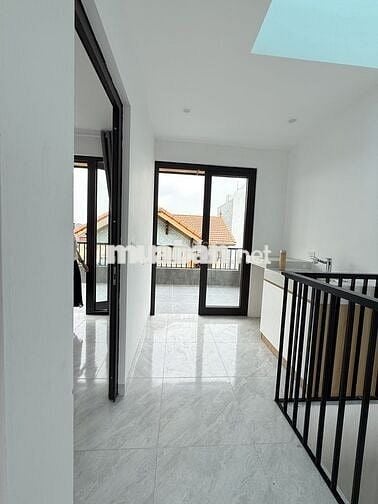 CHÍNH CHỦ BÁN NHÀ MỚI XÂY Ô TÔ ĐỖ CỬA, CHỜ THANG MÁY, GẦN VÀNH ĐAI 3.5