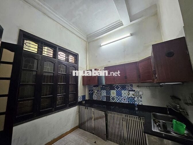 Cho thuê nhà nguyên căn 40m2 x 4 tầng mặt phố