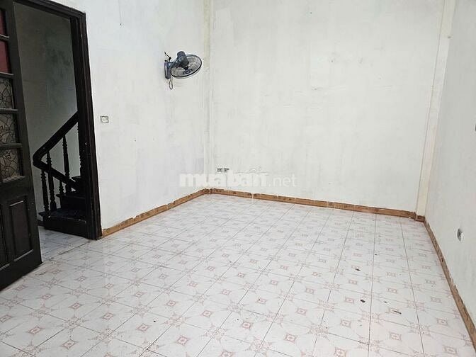 Cho thuê nhà nguyên căn 40m2 x 4 tầng mặt phố