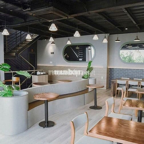 MT Trường Sa , Quận 3 - 8x12 - 4 Tầng Suốt Ốp Kính Đẹp