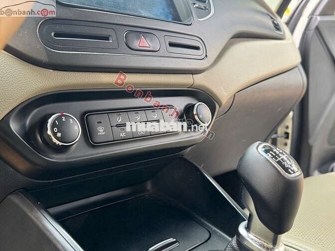 Kia Rondo 7 chỗ – xe gia đình sử dụng giữ gìn