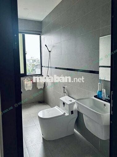 Phòng trọ tiện nghi, rộng rãi ngay trục đường Minh Mạng.