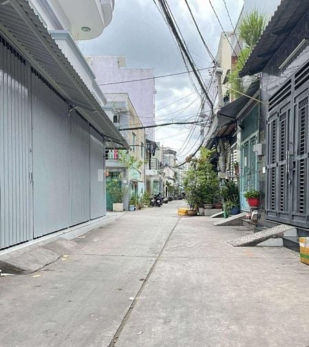 Nhà 4x8m 1 lầu hẻm 4m 759 Hương Lộ 2 quận Bình Tân thông Chiến Lược 
