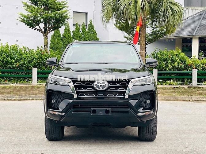 Toyota Fortuner 2.4G 4x2 AT Model 2021 Xe cá nhân