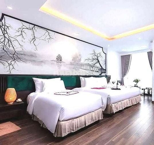 Hiếm Bán Nhà Mặt Phố Ngõ Trạm Hoàn Kiếm 72m2 8 Tầng Thang Máy 68,5 Tỷ