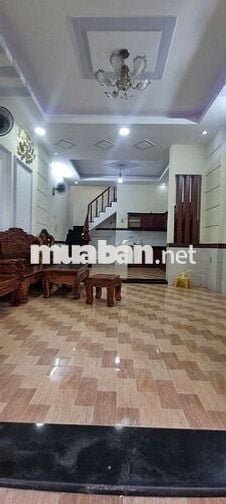 Bán nhà sổ chung gần Tân Đông Hiệp B