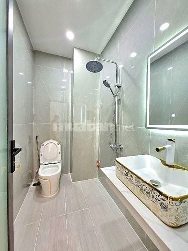 Căn nhà đẹp siêu rộng ngay Phạm Văn Hai, TB. DT: 70m2 / 3 Tỷ 210. SHR