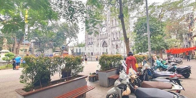HIẾM!!Bán Nhà Mặt Phố Nhà Thờ , Hoàn Kiếm 47 tỷ 44m2 3 Tầng mặt 5,8m