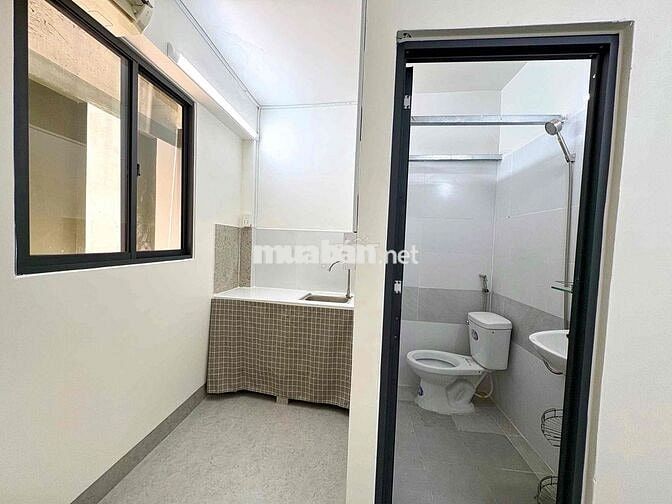CHO THUÊ PHÒNG TRỌ-GIÁ RẺ-THANG MÁY-CỬA SỔ-NGAY SÂN BAY-GIÁP TÂN BÌNH
