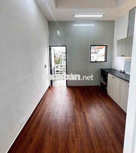 1PN tách bếp, ban công rộng hơn 50m2 có nhận xe điện, đậu xe hơi free