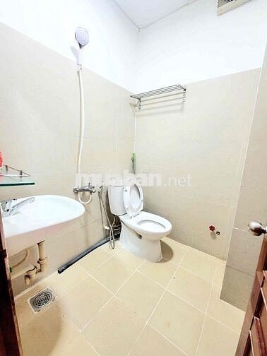 CHO THUÊ STUDIO FULL NỘI THẤT-THANG MÁY NGAY ISB ĐH KINH TẾ . CHỈ 4Tr