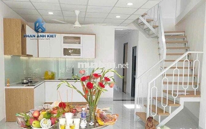 GẤP! Cho thuê biệt thự sân vườn thị trấn Bến Lức giá rẻ