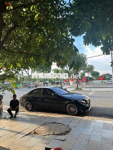 Mercedes Benz C Class 2016 C300 AMG - 90000 km