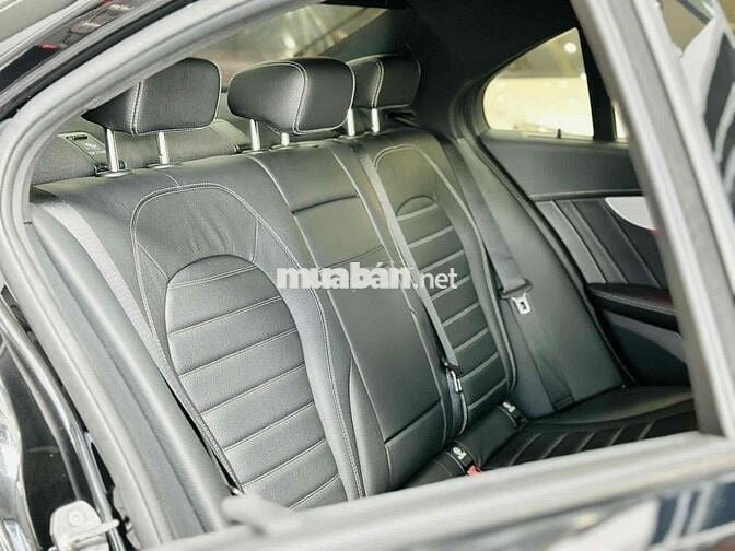 Mercedes Benz C Class 2016 C300 AMG - 90000 km