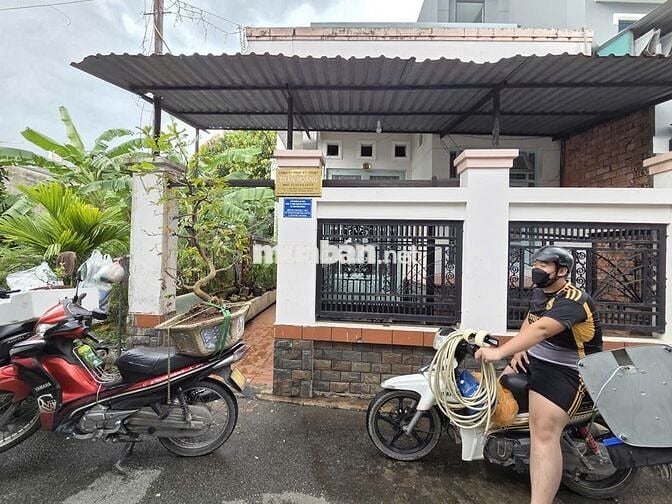 Cần cho thuê nhà nguyên căn + 2 phòng ngủ