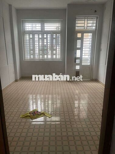 Nhà kế bên hiêp thành city, rông rãi thoải mái 3p, sân xe may