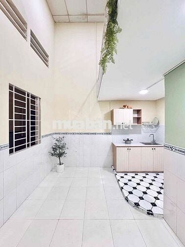 PHÒNG GÁC 30m2 MỚI 100% NGAY ĐH SPKT - ĐH NGÂN HÀNG - NGÃ TƯ THỦ ĐỨC