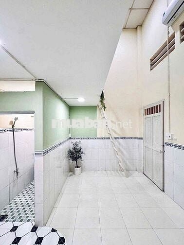 PHÒNG GÁC 30m2 MỚI 100% NGAY ĐH SPKT - ĐH NGÂN HÀNG - NGÃ TƯ THỦ ĐỨC