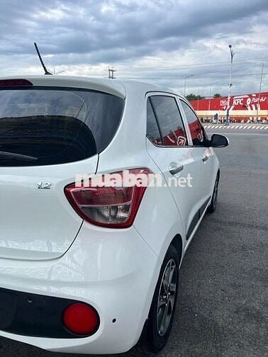 Hyundai Grand i10 2020 Hatchback 1.2 MT Base