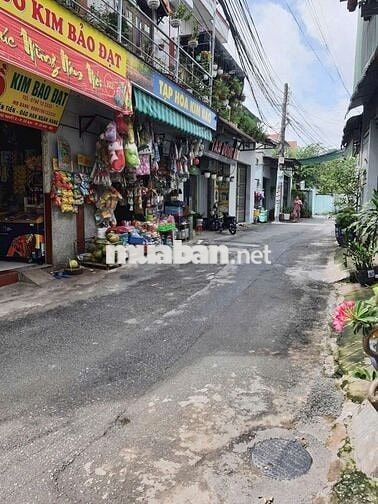 Bán nhà dt lớn 100 M, sổ hồng Riêng phường Tân Đông hiệp, giá 3,25 tỷ