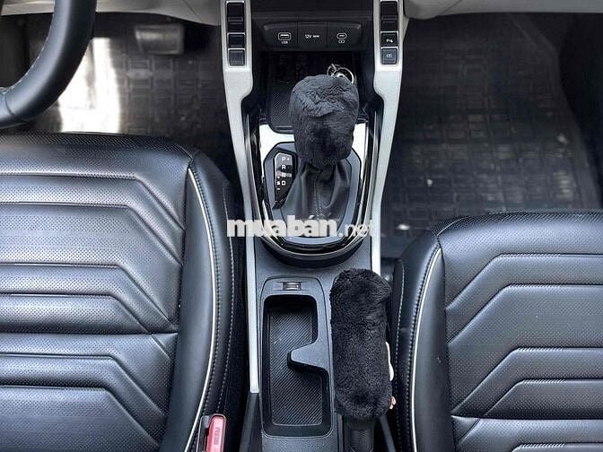 Kia Carens 2024 1.5G Luxury - 20600 km