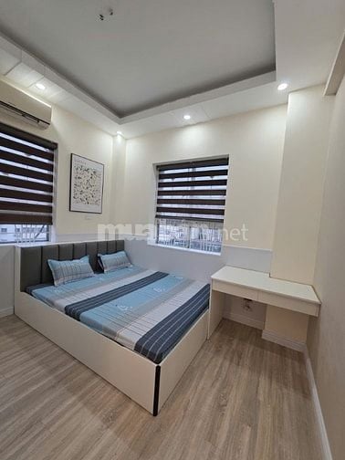 CẦN BÁN căn hộ đầy đủ nội thất, lô góc view thoáng, gần CV Cầu Giấy