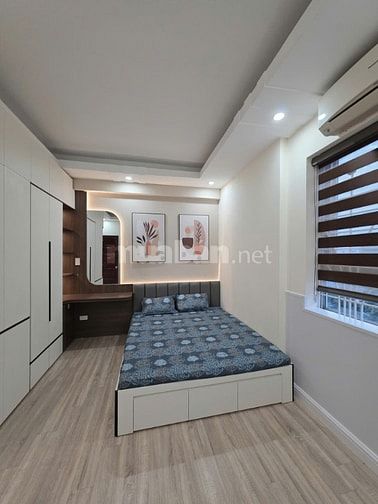 CẦN BÁN căn hộ đầy đủ nội thất, lô góc view thoáng, gần CV Cầu Giấy