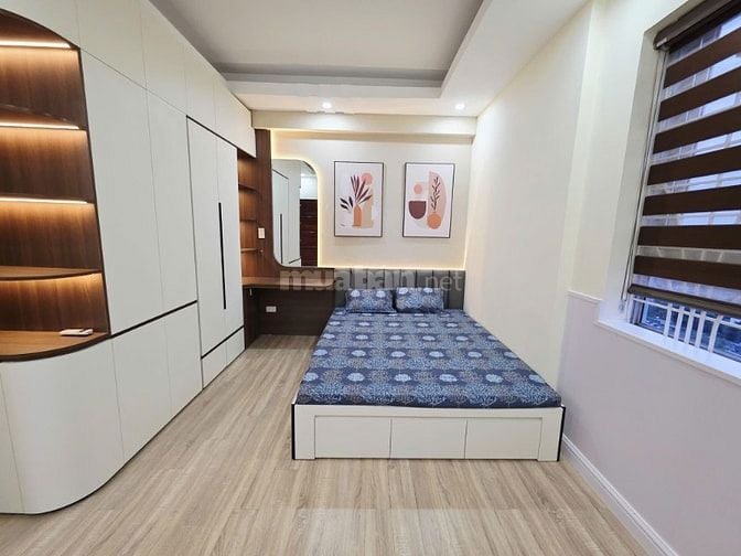 CẦN BÁN căn hộ đầy đủ nội thất, lô góc view thoáng, gần CV Cầu Giấy