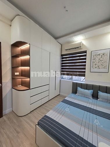 CẦN BÁN căn hộ đầy đủ nội thất, lô góc view thoáng, gần CV Cầu Giấy
