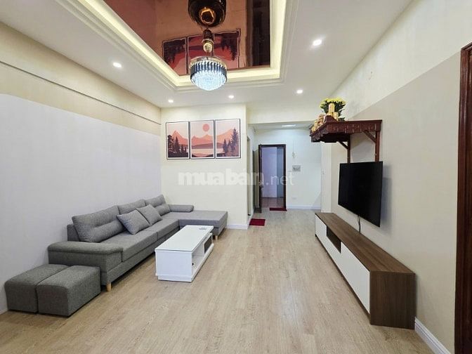 CẦN BÁN căn hộ đầy đủ nội thất, lô góc view thoáng, gần CV Cầu Giấy