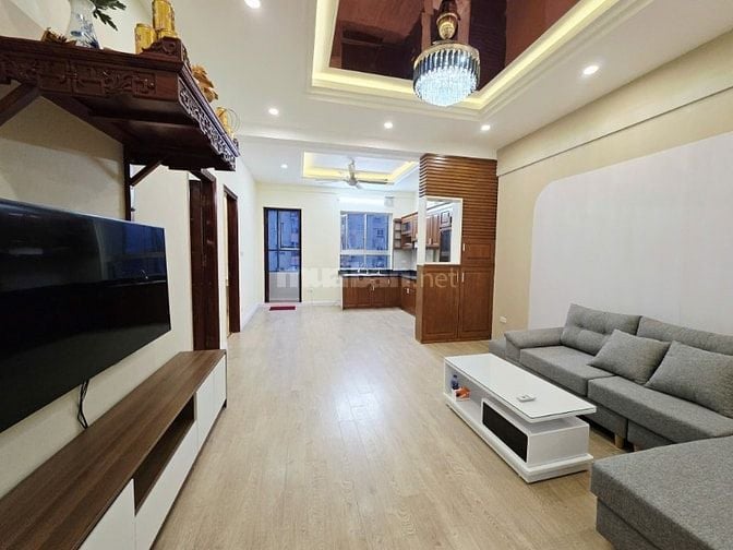 CẦN BÁN căn hộ đầy đủ nội thất, lô góc view thoáng, gần CV Cầu Giấy