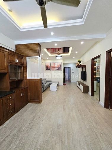 CẦN BÁN căn hộ đầy đủ nội thất, lô góc view thoáng, gần CV Cầu Giấy