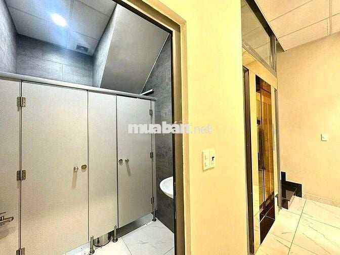 CHO THUÊ NHÀ MẶT TIỀN VŨ HUY TẤN – CÓ THANG MÁY – TRỐNG SUỐT