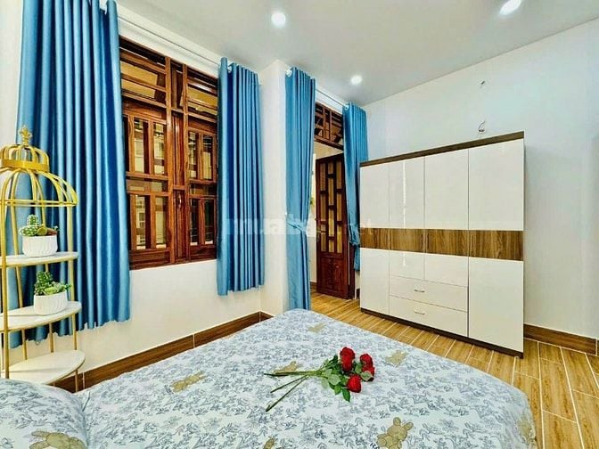 Cô Tư cần bán 42 tại đường Phạm Văn Hai, P5, Tân Bình. Sổ hồng riêng