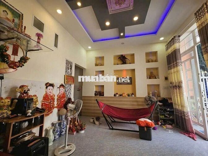 Nhà giá rẻ tân hiệp 18, hóc môn 100mz2 , 928 triệu , sổ hồng riêng