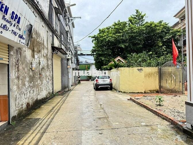 Bán lô đất thôn Gia Trung , Quang Minh, HN. 3 mặt thoáng, mặt tiền