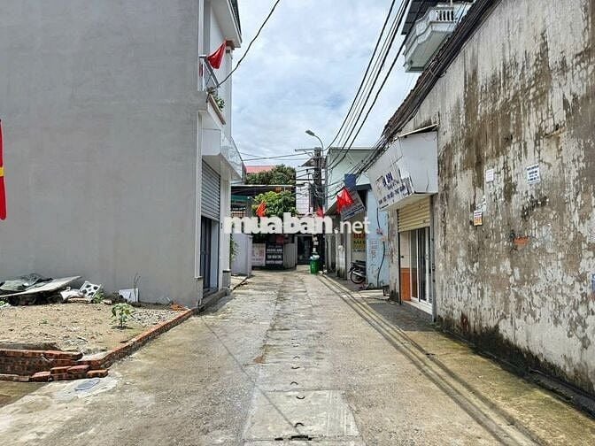 Bán lô đất thôn Gia Trung , Quang Minh, HN. 3 mặt thoáng, mặt tiền