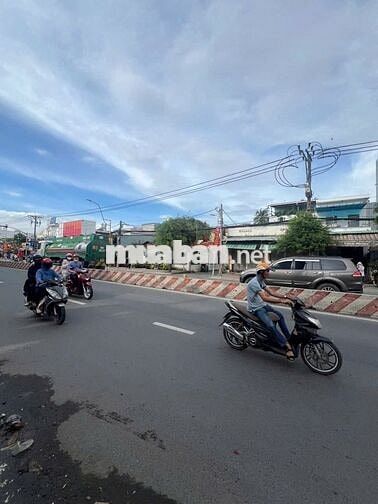 Cần cho thuê nhà mặt tiền Huỳnh Tấn Phát, Nhà Bè, Dt 7,2 x22m.