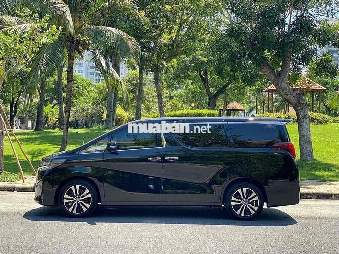 Toyota Alphard 2019 Executive Lounge - 82000 km