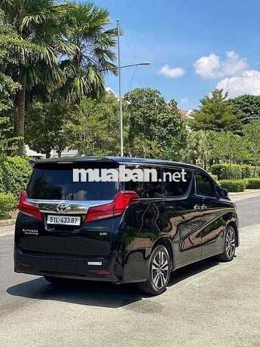 Toyota Alphard 2019 Executive Lounge - 82000 km