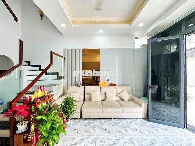 Nhà phố 3 tấm sân thượng 5x10m - Đường xe hơi tới cửa - KDC Văn minh