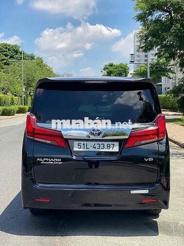 Toyota Alphard 2019 Executive Lounge - 82000 km