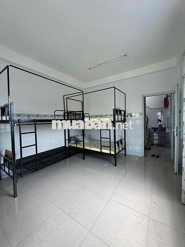 Giường Ký Túc Xá Sạch Sẽ, Thoáng Mát Gần Đại Học Thủ Dầu Một