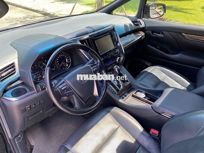 Toyota Alphard 2019 Executive Lounge - 82000 km