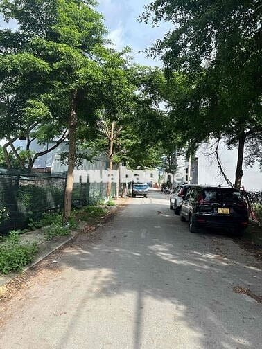 Nhà phố 3 tấm sân thượng 5x10m - Đường xe hơi tới cửa - KDC Văn minh
