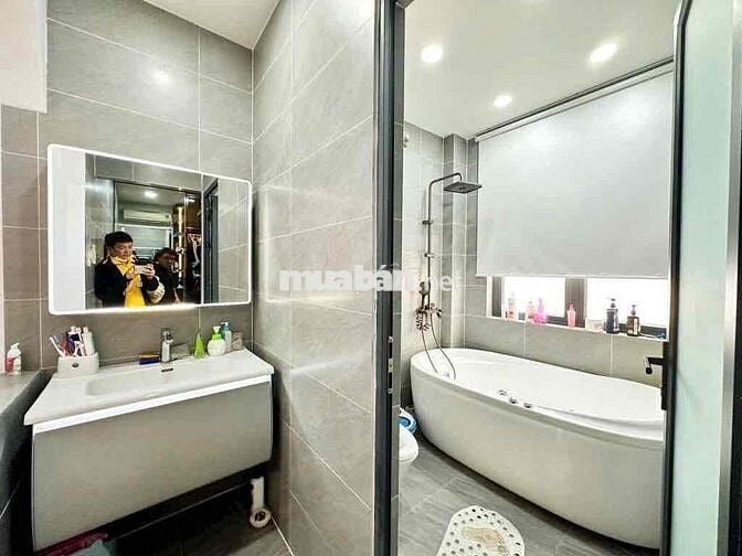 Nhà phố 3 tấm sân thượng 5x10m - Đường xe hơi tới cửa - KDC Văn minh