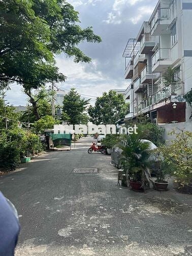 Nhà phố 3 tấm sân thượng 5x10m - Đường xe hơi tới cửa - KDC Văn minh