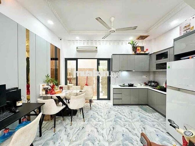 Nhà phố 3 tấm sân thượng 5x10m - Đường xe hơi tới cửa - KDC Văn minh