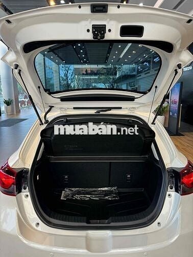 Mazda 2 Sport Luxury Trả trước chỉ 140 Triệu