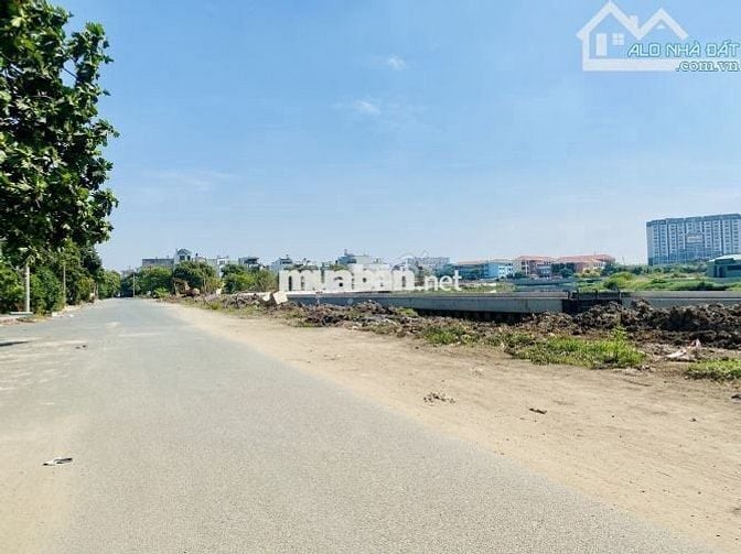 Mặt tiền Kênh Tham Lương KDC Tân Tiến 5x18,108m2,nở hậu giá 8.55 tỷ